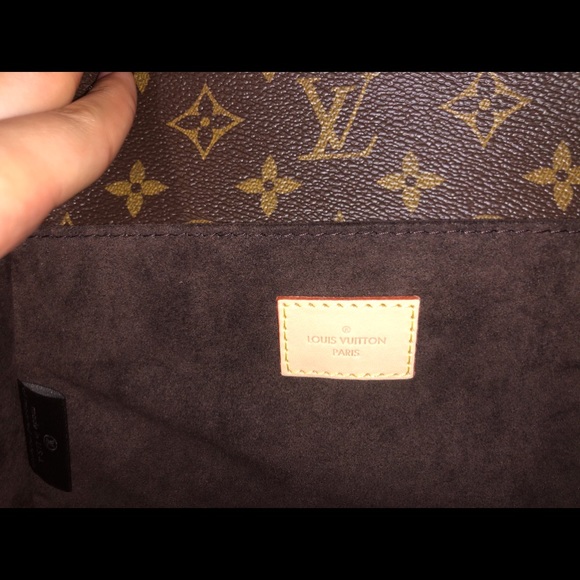 **SOLD!!!! Authentic Louis Vuitton Pochette Metis - Picture 5 of 8